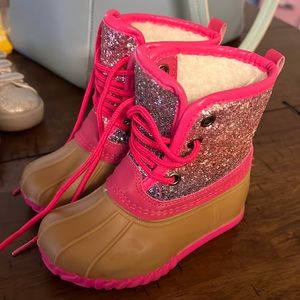 Snow boots toddler size 6